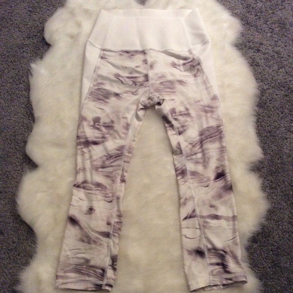 GapFit workout leggings